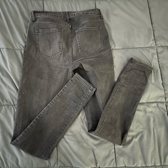 Old Navy Women’s Mid-Rise Skinny Jeans, Size 6 Tall, Light Black - Picture 4 of 4